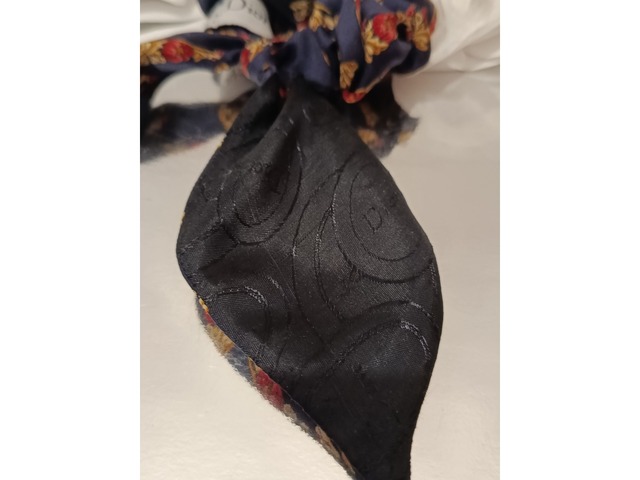 Шовкова резинка для волосся