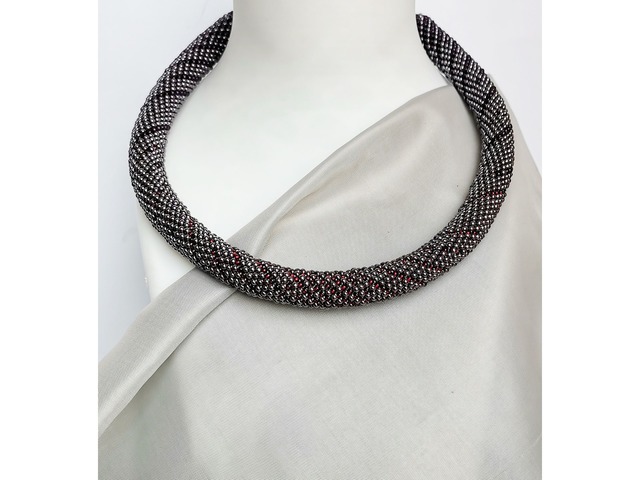 Прикраса із бісеру кольє-джгут "Магніт"