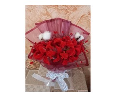 прекрасний індивідуальний букет с синельного дроту