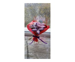 прекрасний індивідуальний букет с синельного дроту