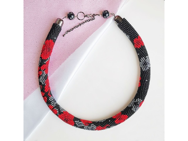 Прикраса із бісеру кольє-джгут "Червоні вогники"