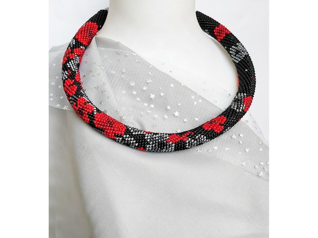 Прикраса із бісеру кольє-джгут "Червоні вогники"