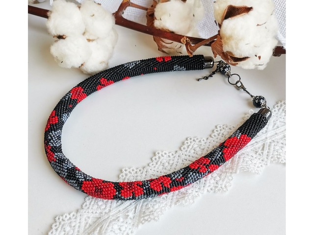 Прикраса із бісеру кольє-джгут "Червоні вогники"