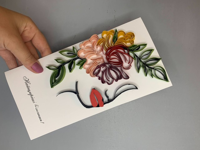 Квілінг листівка “Найщиріші вітання!” з квітами та арт-портретом ручної роботи