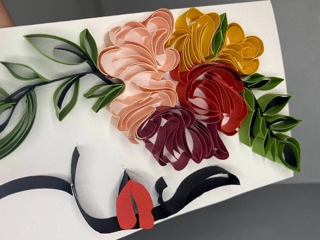 Квілінг листівка “Найщиріші вітання!” з квітами та арт-портретом ручної роботи