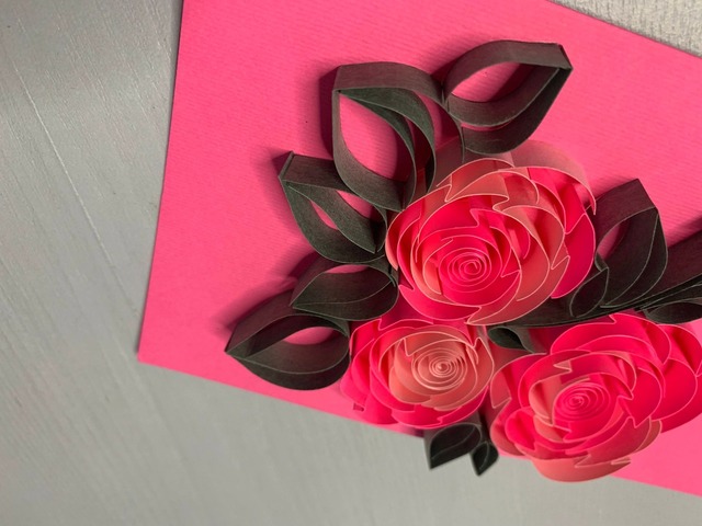 Квілінг листівка “Бажаю щастя!” з об’ємними трояндами ручної роботи