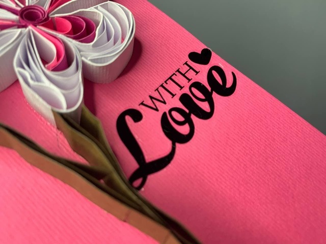 Квілінг листівка “With Love” з об’ємною квіткою ручної роботи