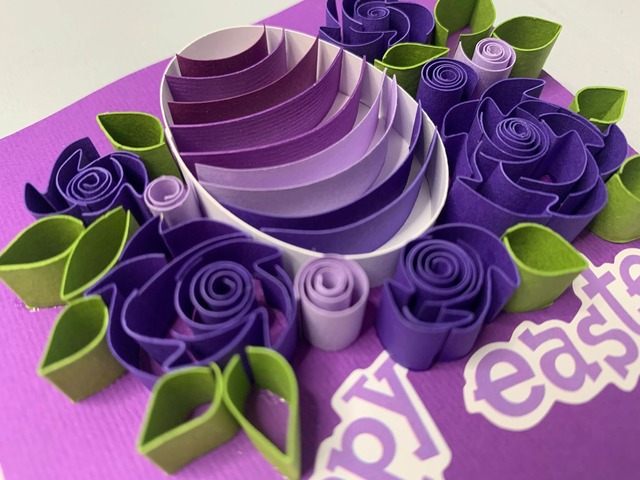 Квілінг листівка “Happy Easter” з об’ємним яйцем та квітами ручної роботи
