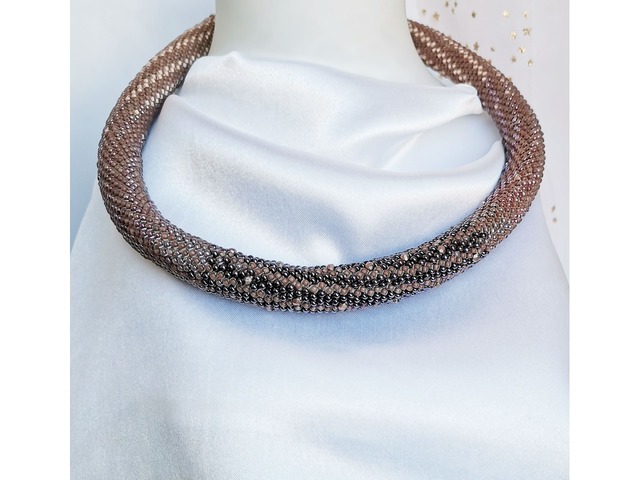 Прикраса із бісеру кольє-джгут "Ніжність"