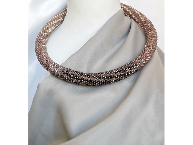 Прикраса із бісеру кольє-джгут "Ніжність"