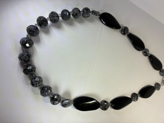 НАМИСТА З НАТУРАЛЬНИХ МАТЕРІАЛІВ