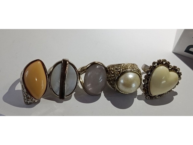 КАБЛУЧКИ.ПЕРСТНІ.ПЕЧАТКИ