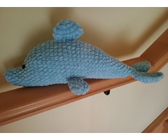 Дельфин из плюшевой пряжи