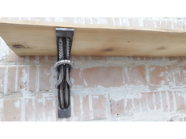 Настінна полиця в стилі лофт з натурального дерева та металу