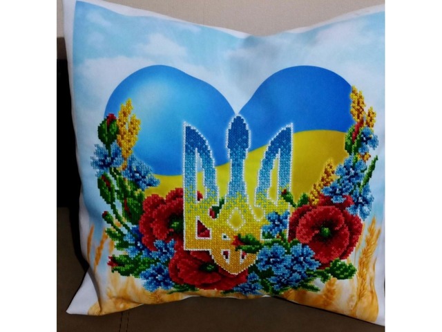 Вишиті наволочки на подушки
