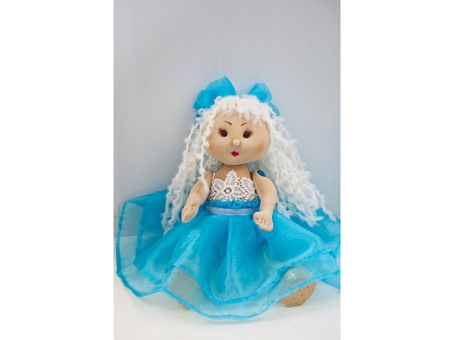 Интерьерная кукла ручной работы блондинка в голубом платье