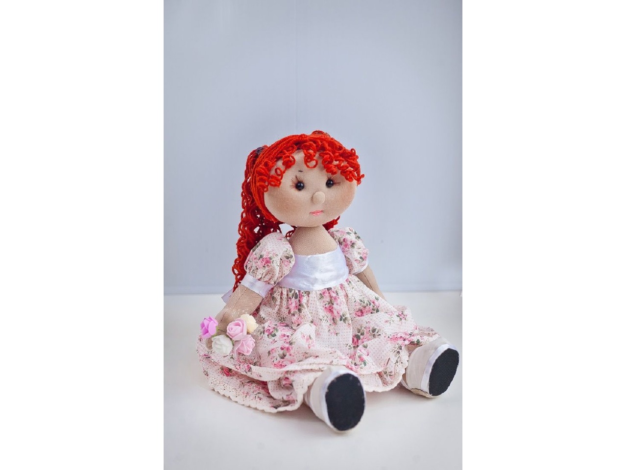 Кукла с рыжими волосами и рыжим париком
