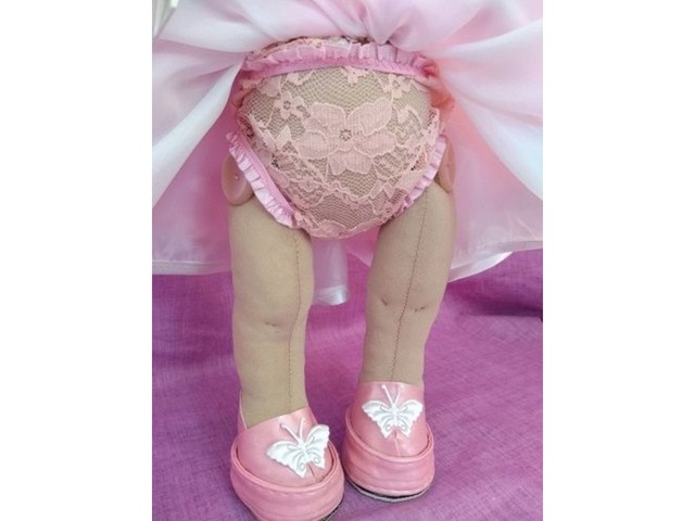 Интерьерная кукла ручной работы в розовом платье