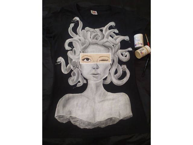 футболка с ручной росписью медуза Горгона