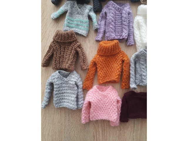 Одежда для куклы Барби вязаный свитер