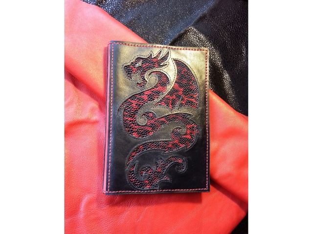 Блокнот в кожаной обложке "Красный Дракон"