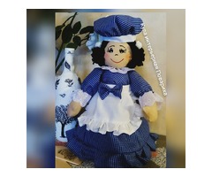 Интерьерная кукла на банке для кухни