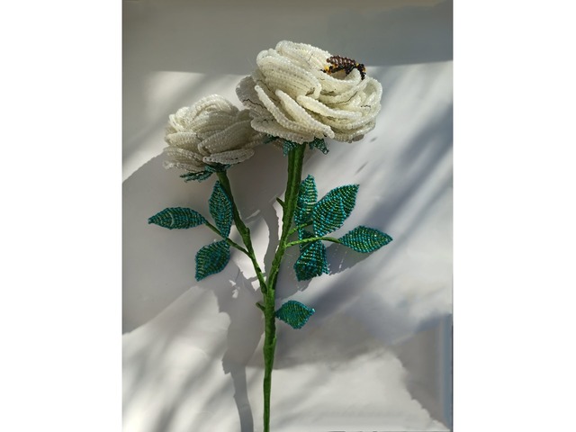 Букет троянд з бісеру