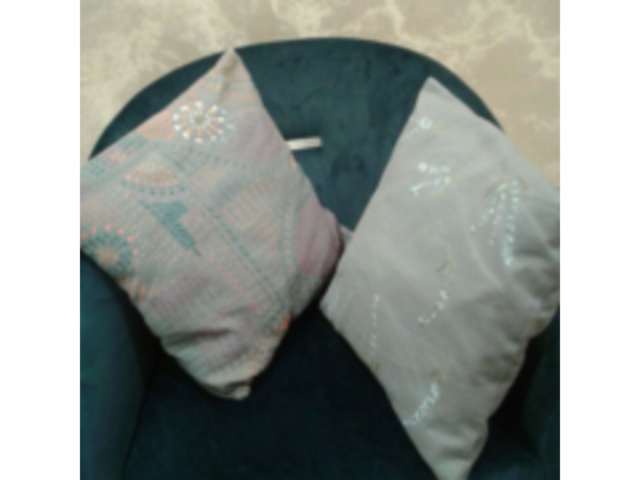 вышивка на чехлах для декоративных подушках