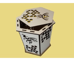 Сувенірна коробочка для баночки з медом.