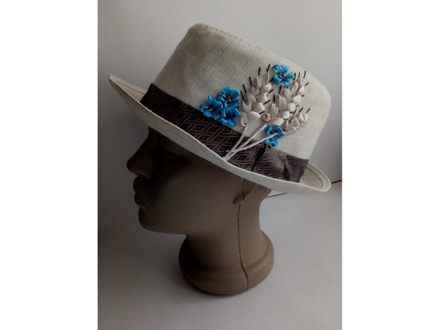 Шляпа летняя с ручной вышивкой