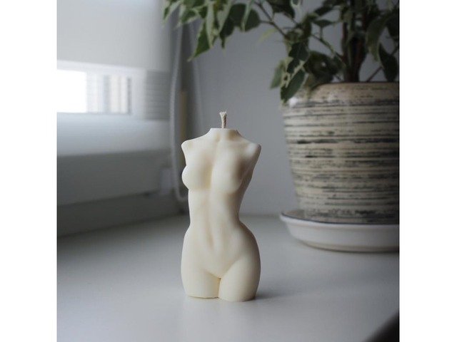Соевая свеча в форме тела женский торс