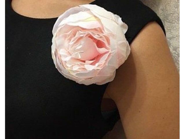 Брошка квітка на одяг Піон