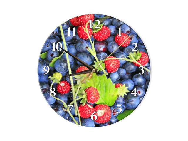 Настенные часы с фото ягод черники и земляники сделанные