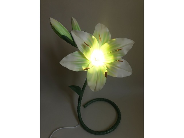 Прикроватный светильник "Королевская лилия"