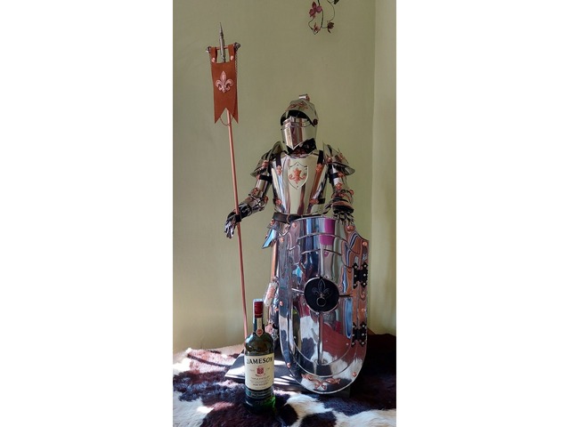 Подарочный рыцарь высотой 106 см